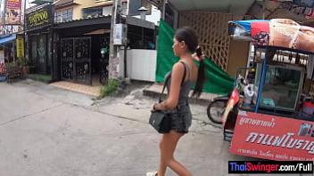 real amateur thai teen สาวบ้านนอกรับงานฝรั่งหาเงินเลี้ยงลูก