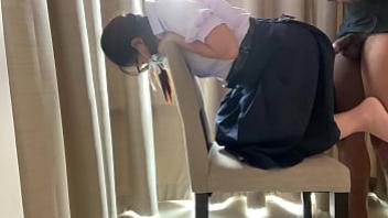 คลิปโป๊นักเรียนไทย โดนแฟนจับเย็ดหีคาชุดบนเก้าอี้เสียวมาก